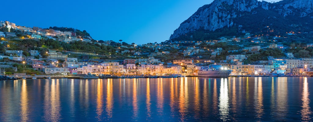 Costa de Sorrento e passeio noturno de barco em Capri