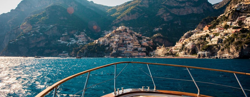 Paseo en barco por las costas de Sorrento y Amalfi