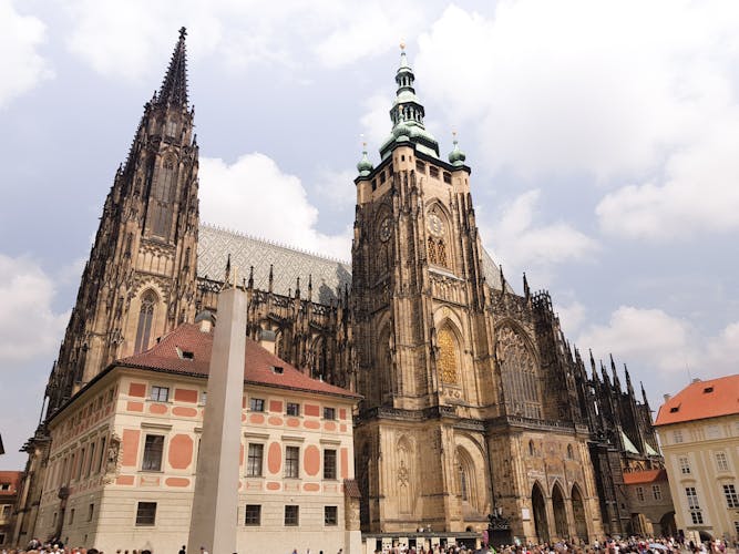 Prague 6-Hour tour with river boat cruise and lunch
