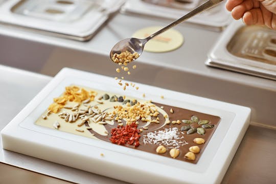 Visita interativa autoguiada da fábrica de chocolate suíço Maestrani's Chocolarium perto de Konstanz