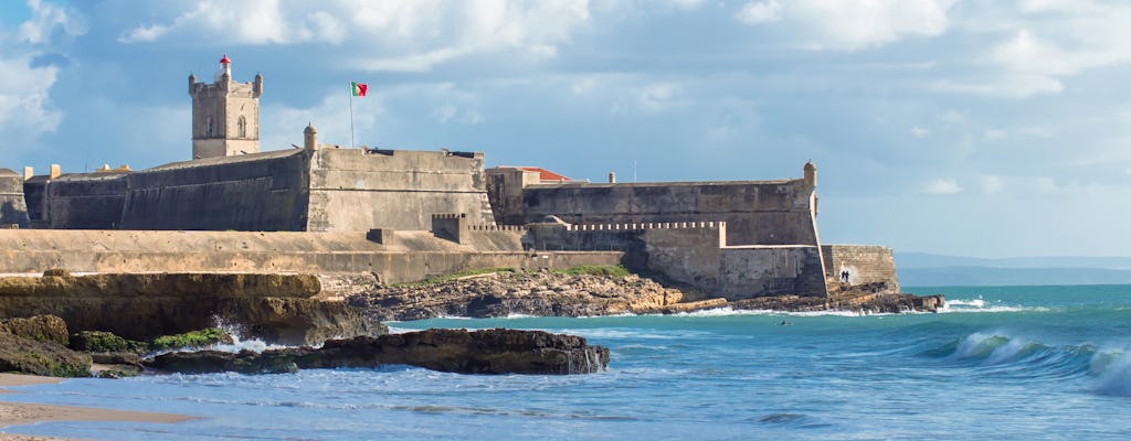 Tour in barca di Lisbona e lezione di surf a Carcavelos