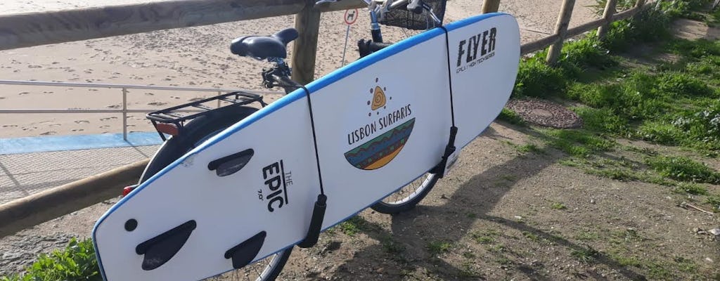 Alquiler de tabla de surf y neopreno en bicicleta en Carcavelos