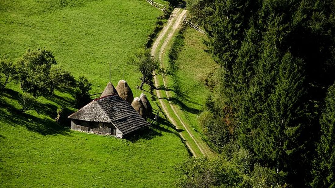 Small-group day trip to authentic Romanian mountain villages from Brasov
