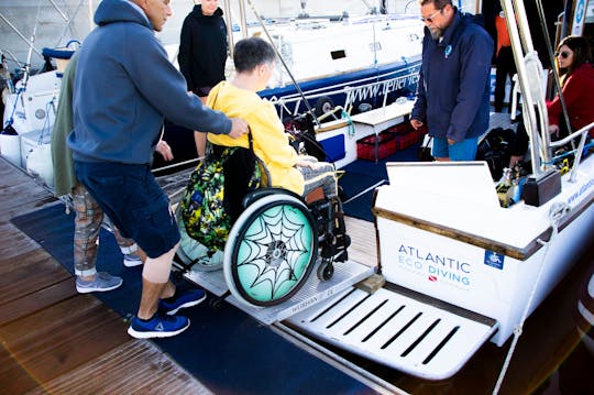 Expérience écologique en bateau adapté