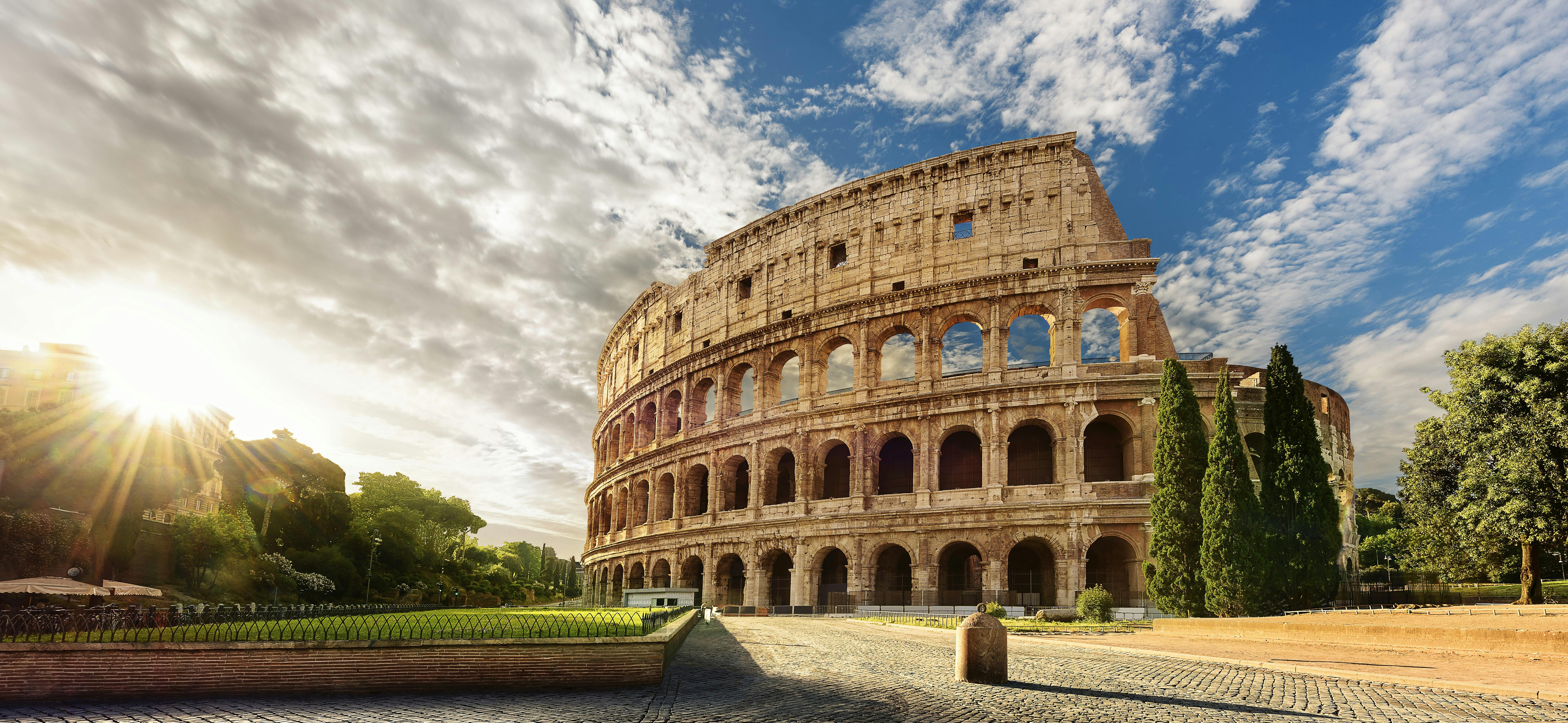 Colosseum underground, Roman Forum and Palatine Hill exclusive tour