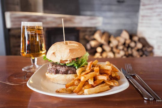 Almuerzo en los restaurantes de la estación de esquí de Arcalis