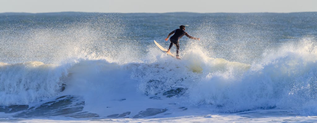 Lezione di surf sulla spiaggia di Carcavelos