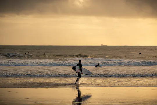 Private surf lesson in Carcavelos beach