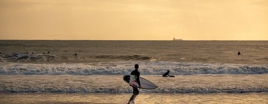 Cours de surf privé à la plage de Carcavelos