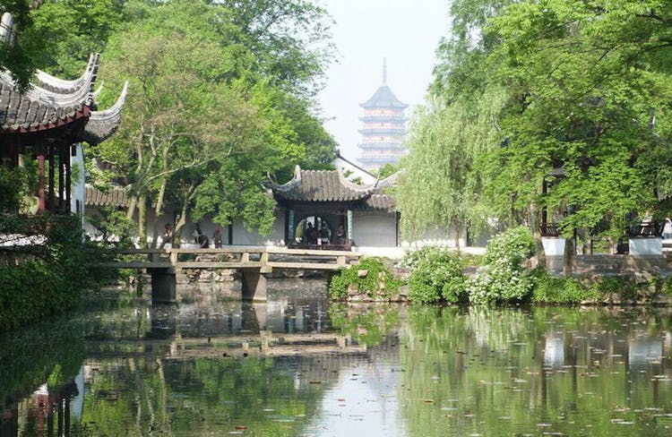 Private trip to Suzhou Gardens and Old Street with hotel ortrain station transfer