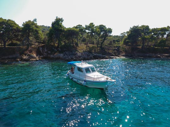 Experiência de barco particular nas ilhas croatas de Zadar
