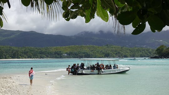 Croisière sur le parc marin de Sainte-Anne et le récif de l'île Moyenne au départ de Mahé