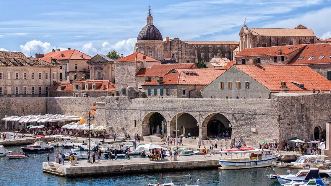 Folklore in Dubrovnik Folklore in Dubrovnik