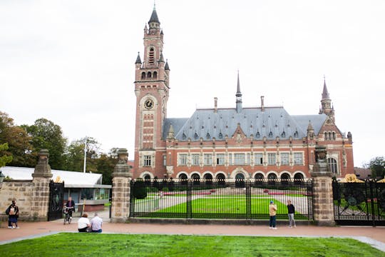 Enter The Hague 3-hour bike tour