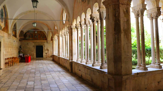Dubrovnik private tour with the Old Pharmacy entrance