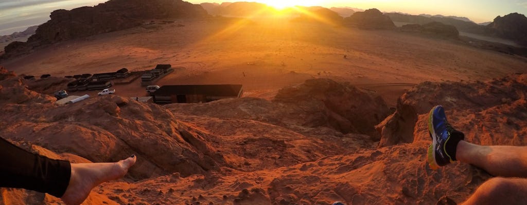 Passeio privativo de jipe ao pôr do sol em Wadi Rum saindo de Petra