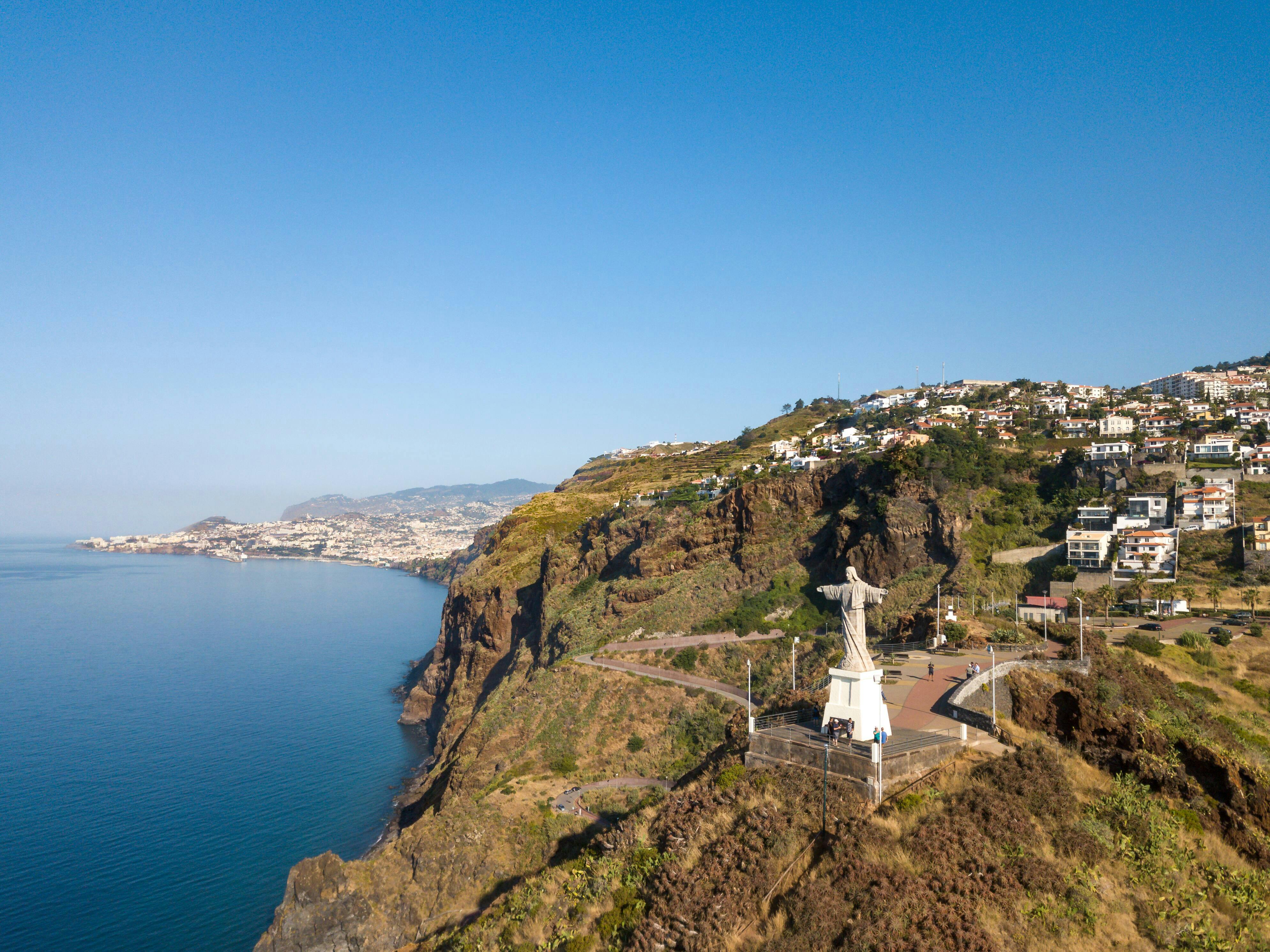 Tour in tukxi del villaggio di Madeira Camacha