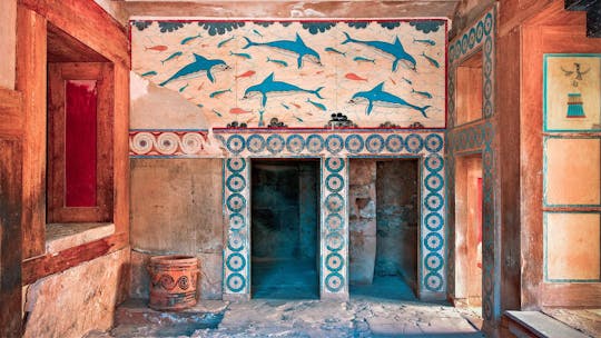 Tour of Knossos Palace and Museum with wine routes tour of Heraklion