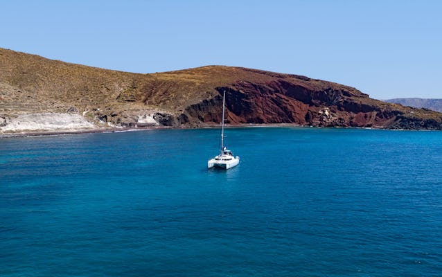 Półprywatny luksusowy jednodniowy rejs na Santorini