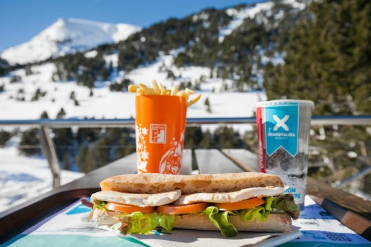 Comida en los restaurantes de la estación de esquí de Grandvalira