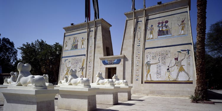 Full-day the Egyptian museum and the Pharaonic village