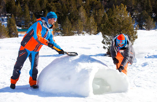 Build your own igloo in Grau Roig