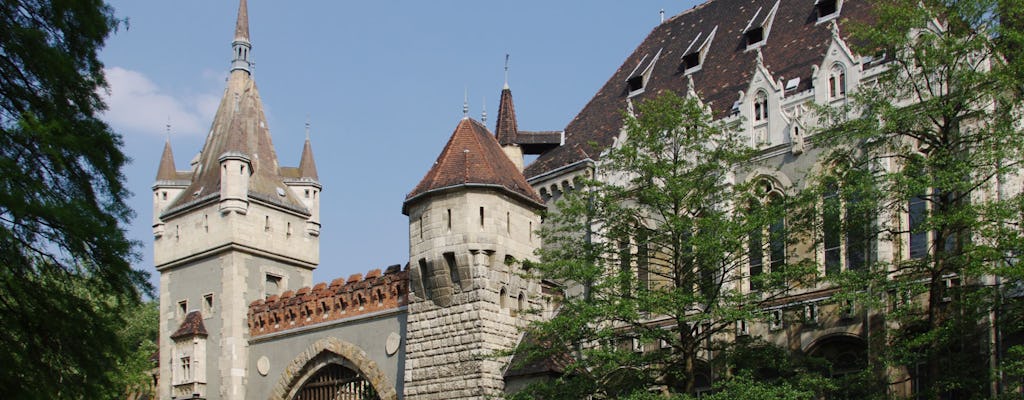 Visite à pied de la place des Héros et du château de Vajdahunyad  à Budapest