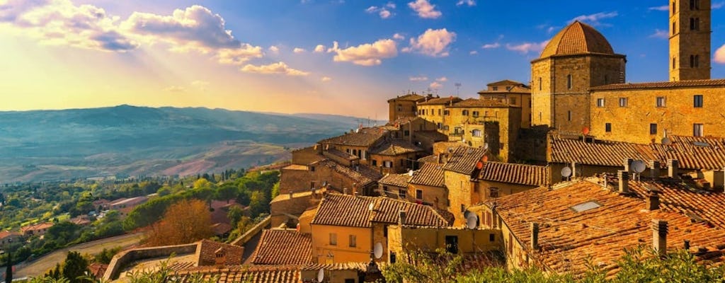 Viagem privada de um dia para San Gimignano e Volterra saindo de Florença