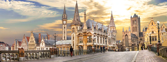 Self guided tour with interactive city game of Ghent