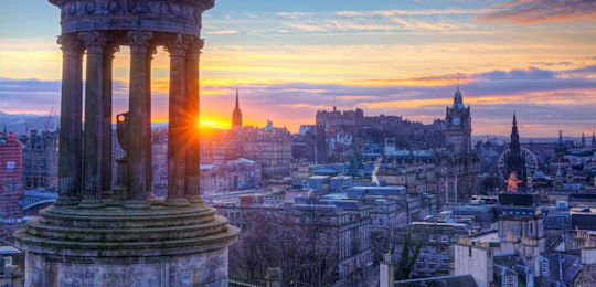 Private guided walking tour of Edinburgh