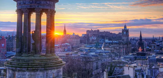 Private guided walking tour of Edinburgh