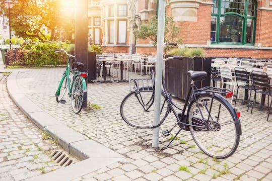 Tour privado en bicicleta por Amberes más allá del centro de la ciudad