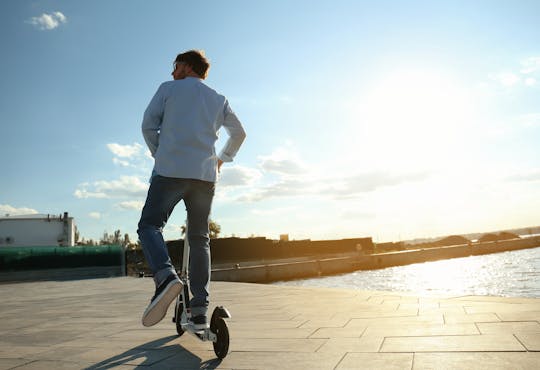 Tour privado de Amberes en patinete