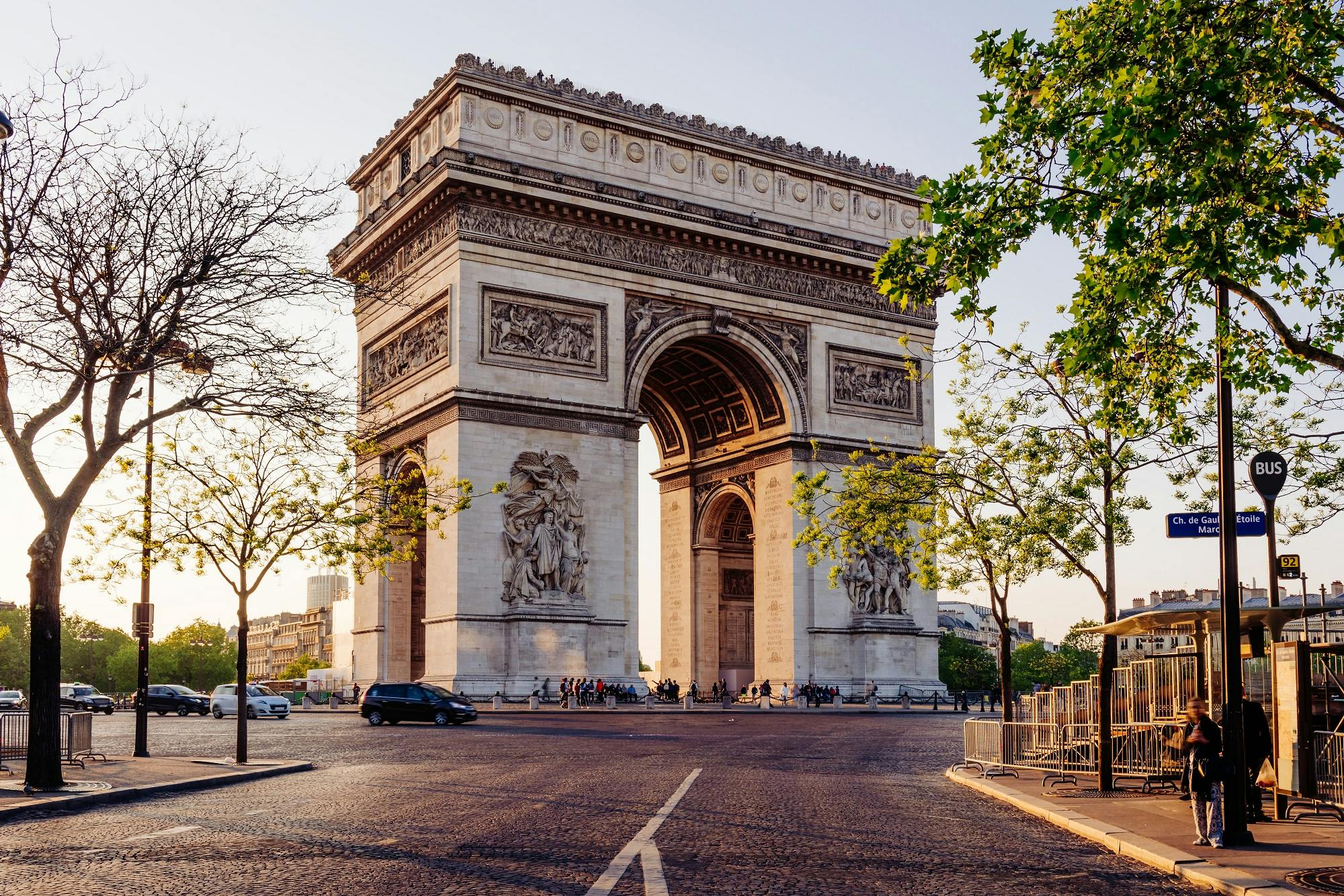 Combo tickets for hop-on hop-off bus tour,  Arc de Triomphe and river cruise