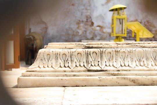 Half-day Nizamuddin Dargah history tour with dinner