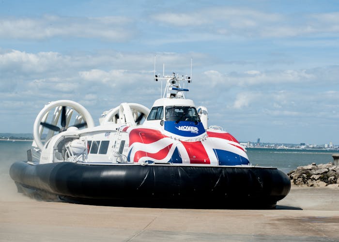 Hovercraft flight return transfer to the Isle of Wight