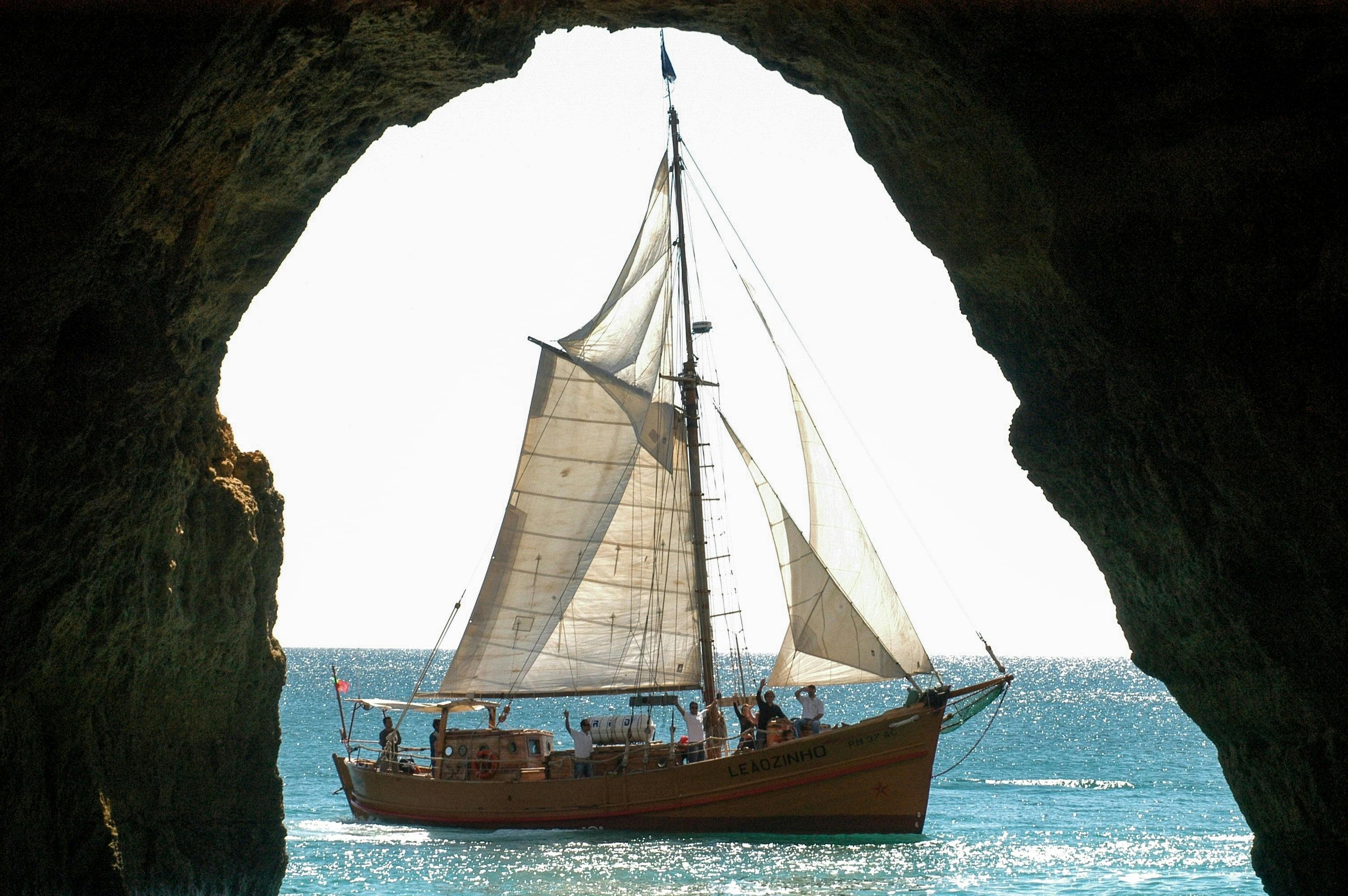 Leãozinho Pirate Cruise with Transfer