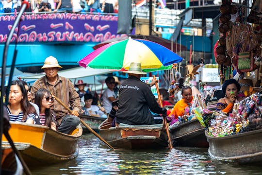 Taling Chan Market & Baan Silapin Small Group Tour