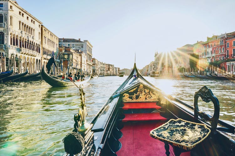 Venice guided tour of Doge's Palace and Saint Mark's Basilica with gondola ride