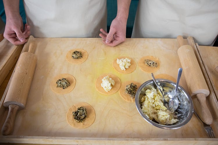 Polish dumpling cooking class with drinks