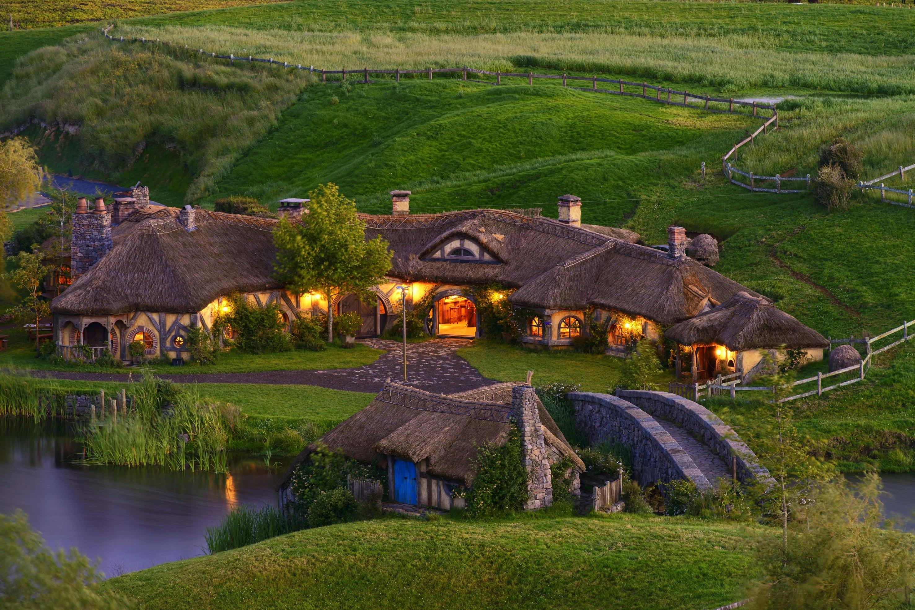 Bankiet na planie filmowym Hobbiton w Auckland