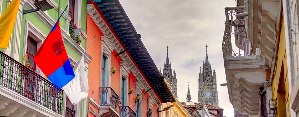 Passeio de bonde pela cidade e meio do mundo