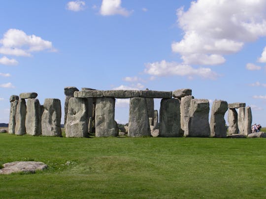 Salisbury and Stonehenge day tour from Southampton