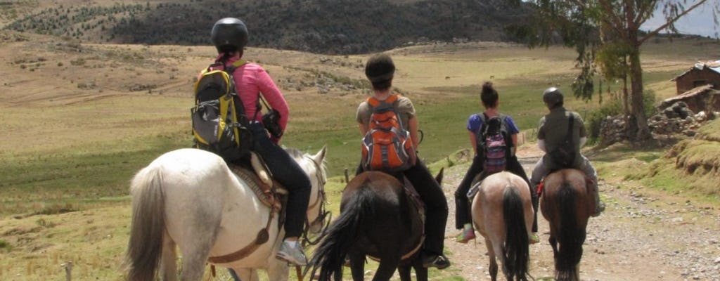 Half-day private tour riding on horseback around Cusco