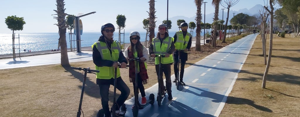 Demi-journée de visite d'Antalya en scooter électrique