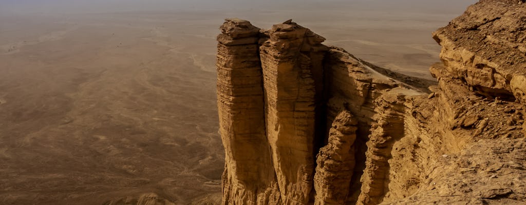 Tour de historia saudí de día completo que incluye el borde del mundo