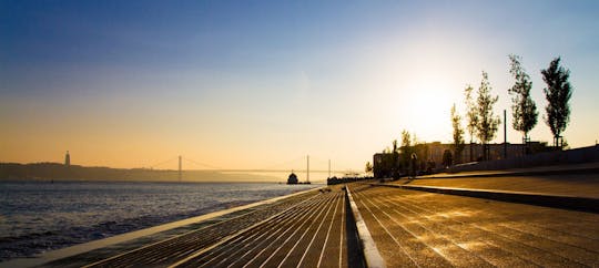 Tour de Lisboa Sitway por la noche