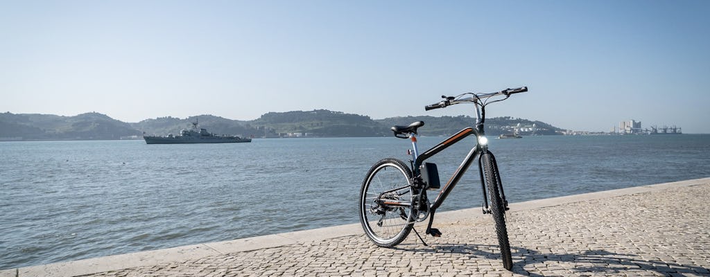 Tour in bici elettrica lungo il fiume di Lisbona