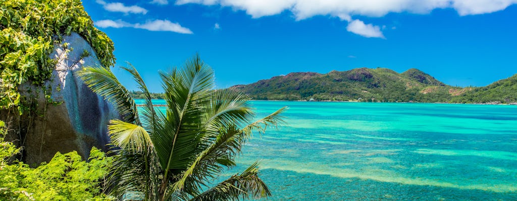 15 of 30 minuten durende helikoptervlucht over Praslin en La Digue vanuit Praslin