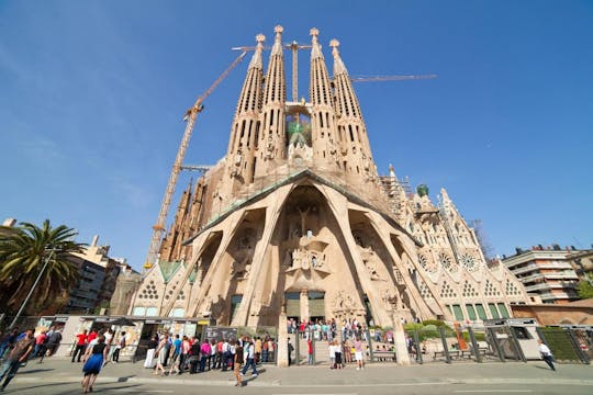 Wycieczka łączona w Barcelonie z najlepszymi dziełami Gaudíego